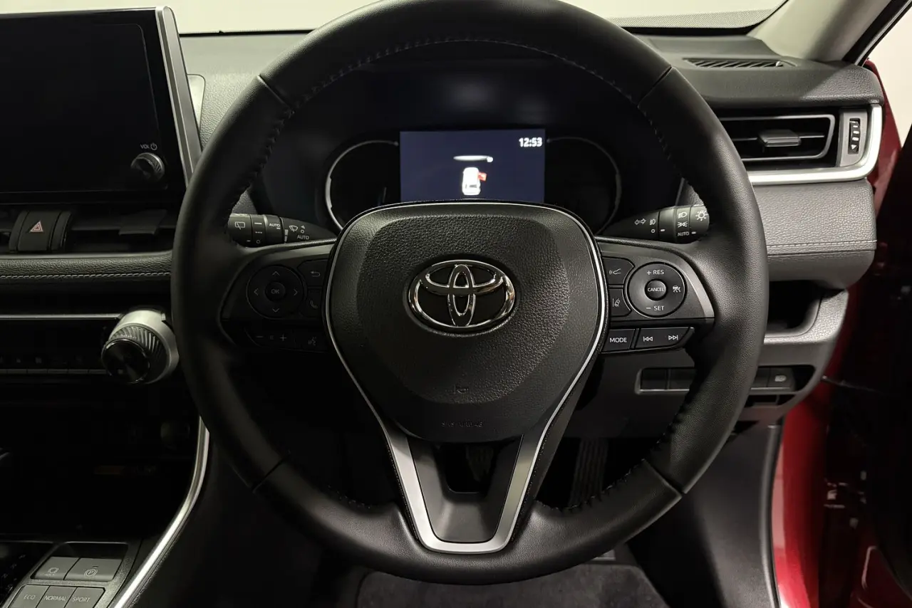 2025 Toyota RAV4 Gallery Image 14