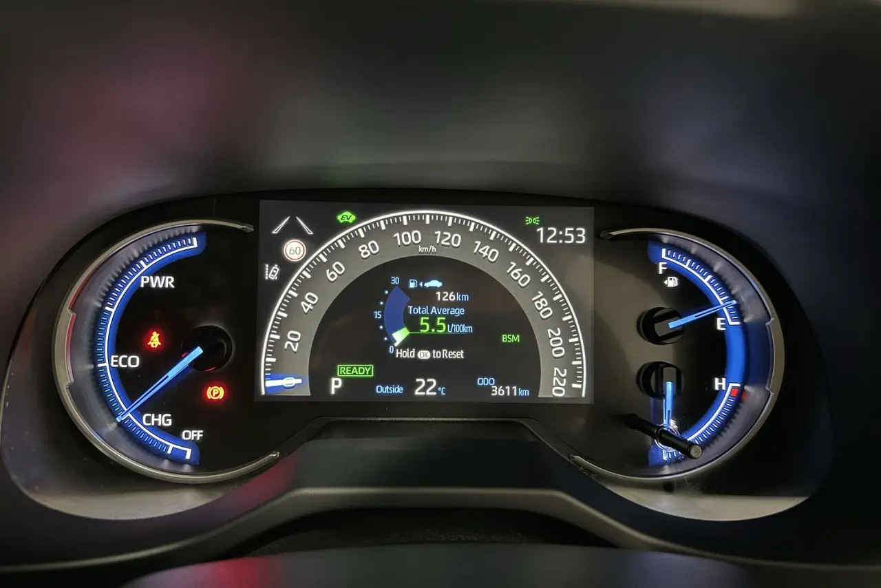 2025 Toyota RAV4 Gallery Image 15