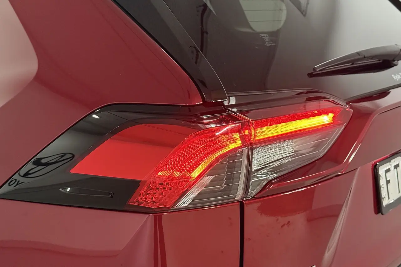 2025 Toyota RAV4 Gallery Image 21