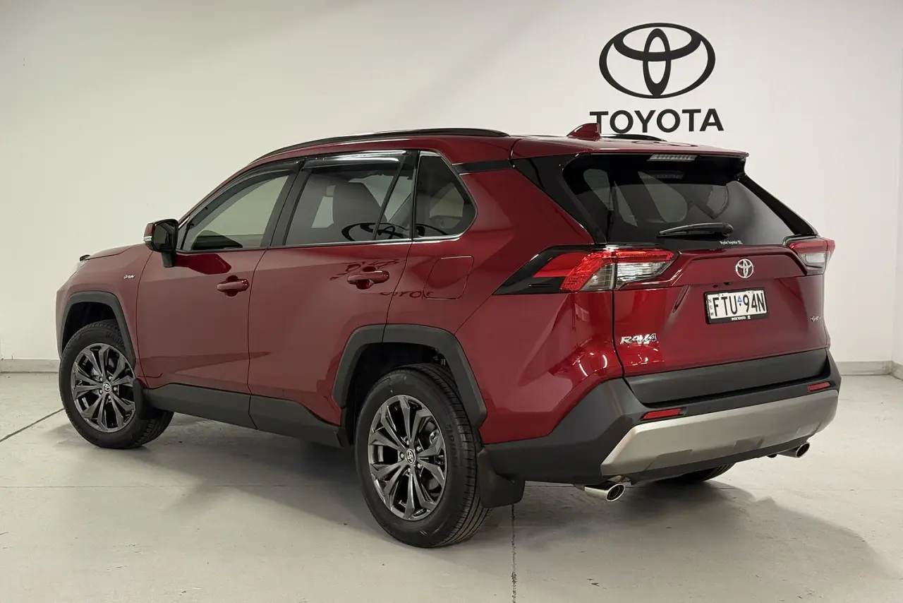2025 Toyota RAV4 Gallery Image 4