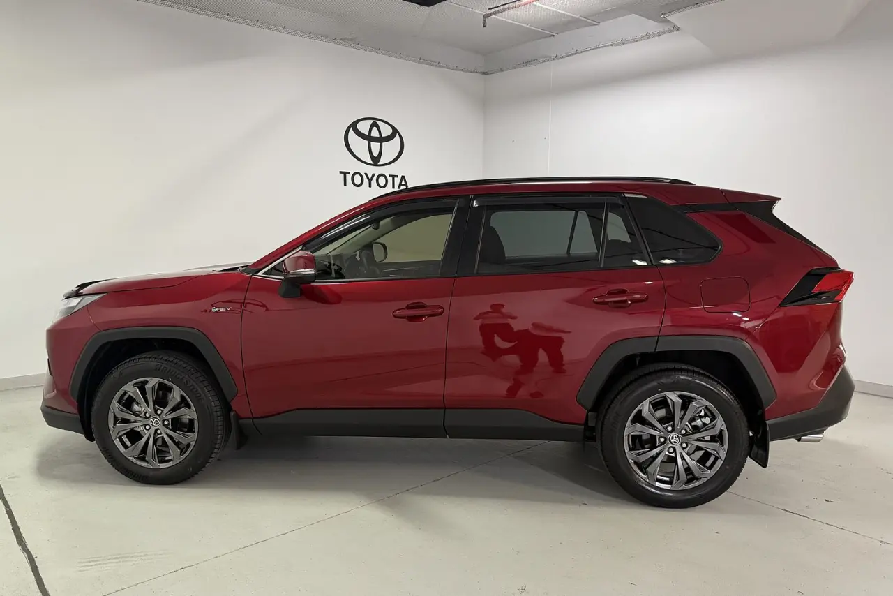 2025 Toyota RAV4 Gallery Image 6