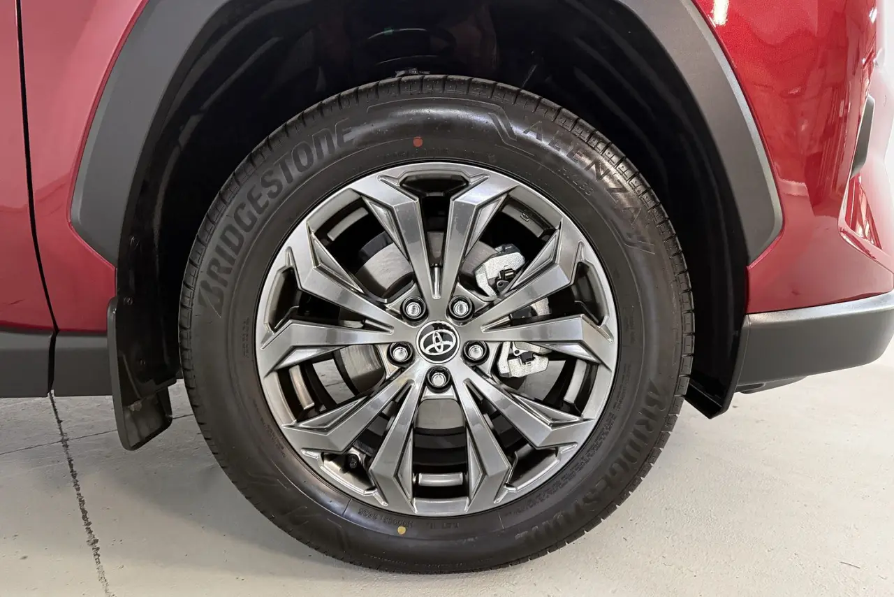 2025 Toyota RAV4 Gallery Image 7