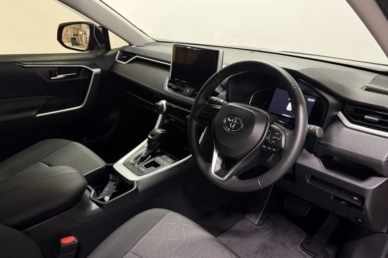 2025 Toyota RAV4 Gallery Image 8