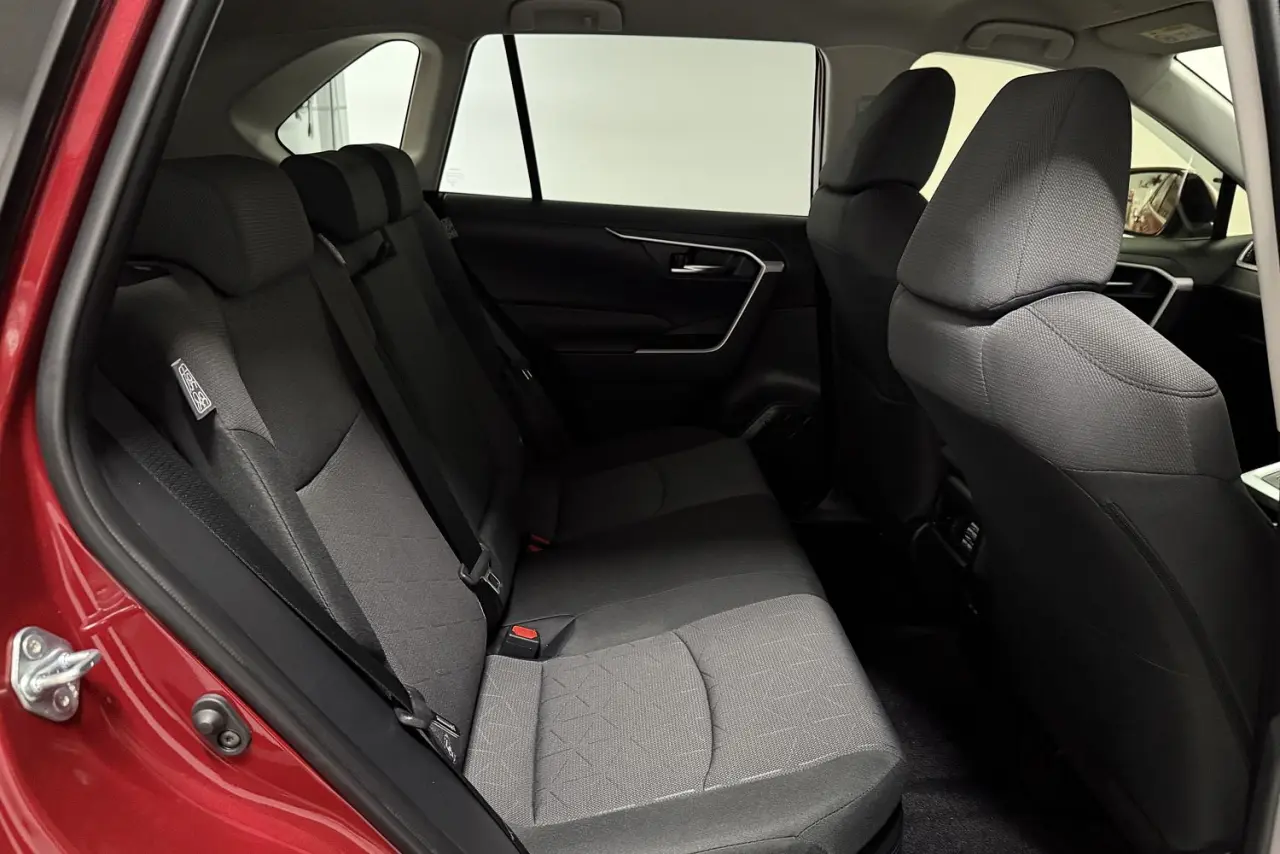 2025 Toyota RAV4 Gallery Image 9