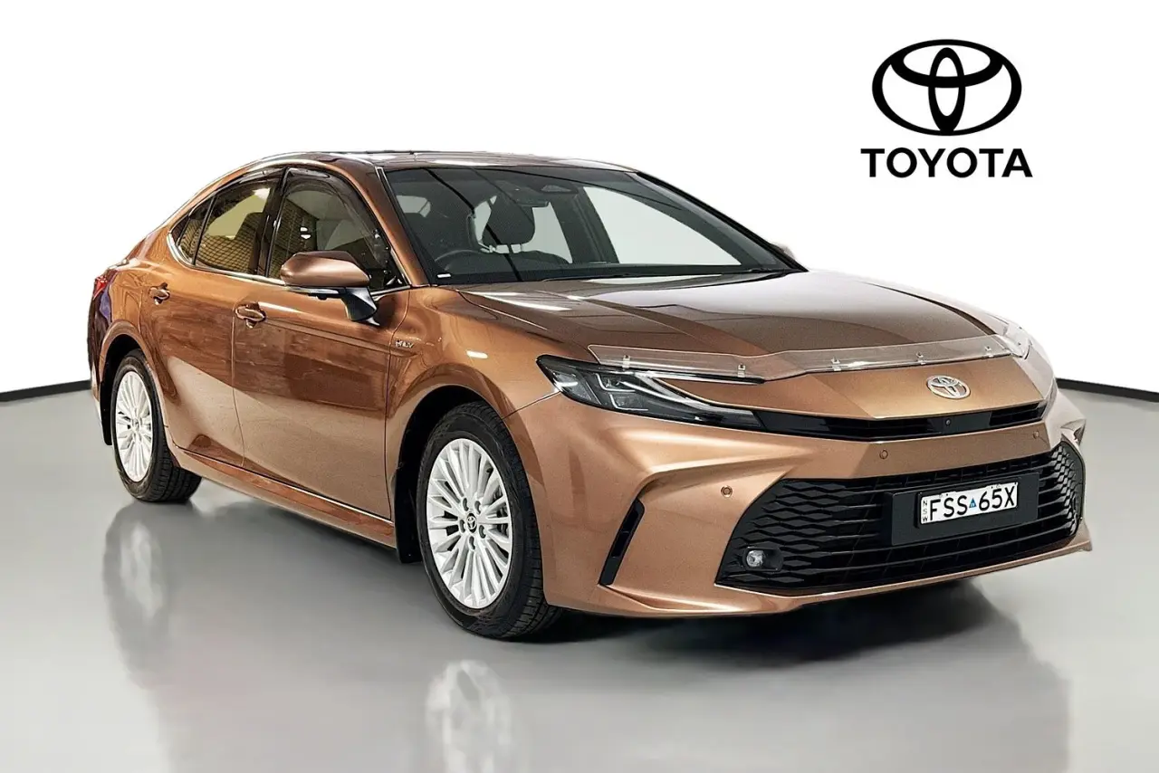 2025 Toyota Camry Gallery Image 1