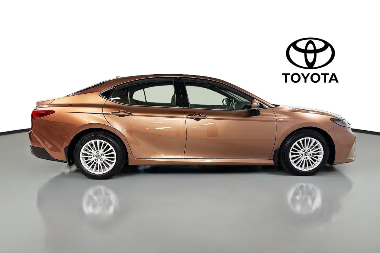 2025 Toyota Camry Gallery Image 11