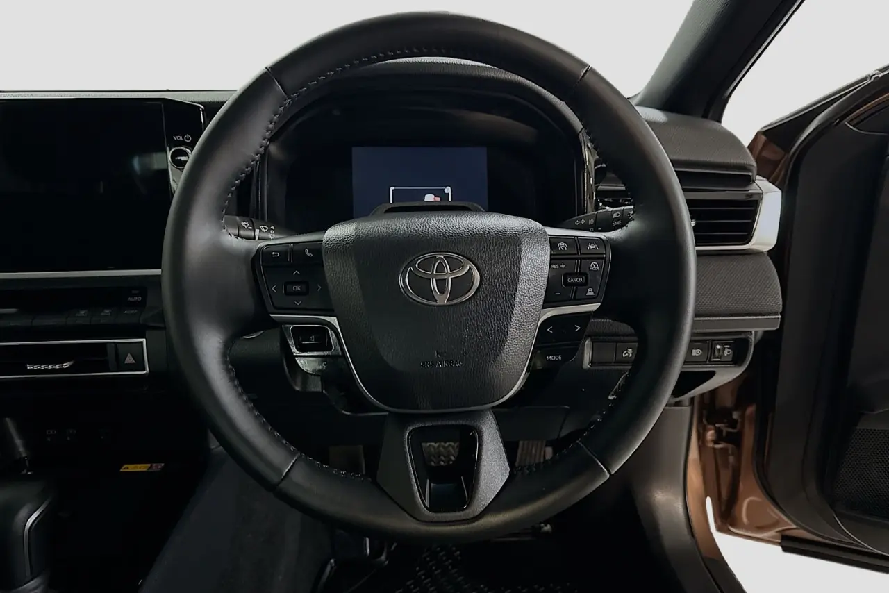 2025 Toyota Camry Gallery Image 21