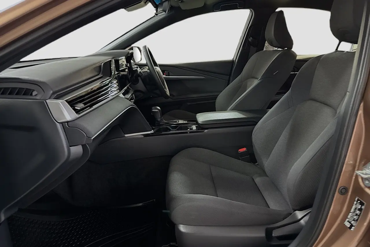 2025 Toyota Camry Gallery Image 25