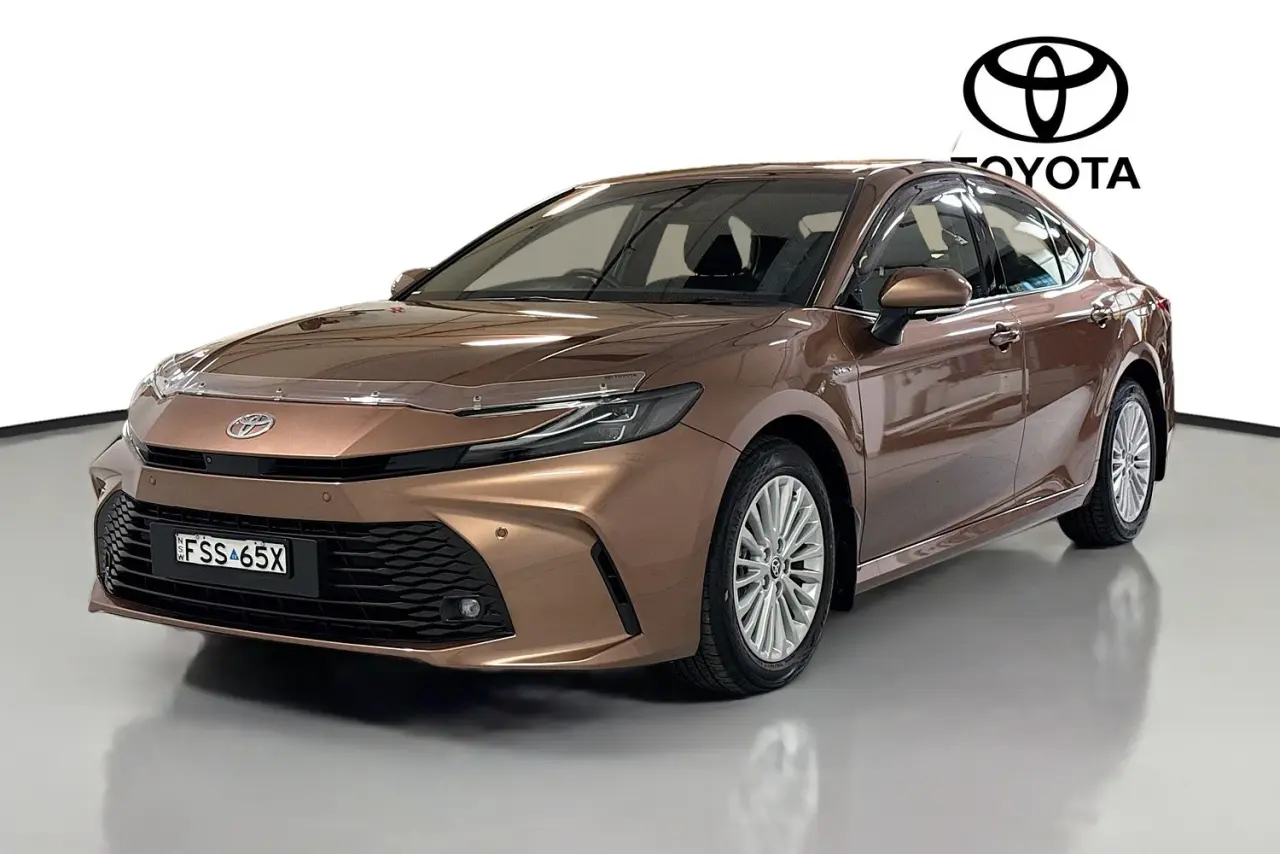 2025 Toyota Camry Gallery Image 4