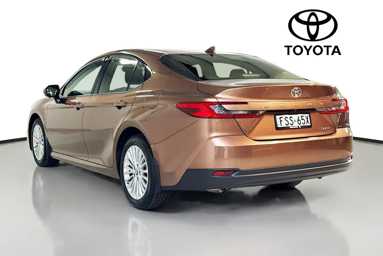 2025 Toyota Camry Gallery Image 6