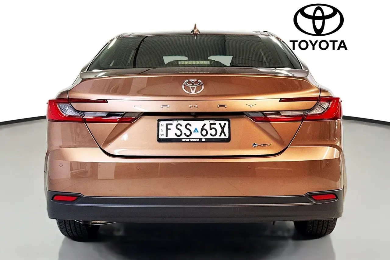 2025 Toyota Camry Gallery Image 7