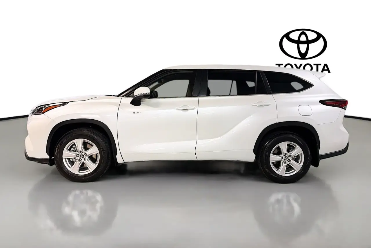 2025 Toyota Kluger Gallery Image 2
