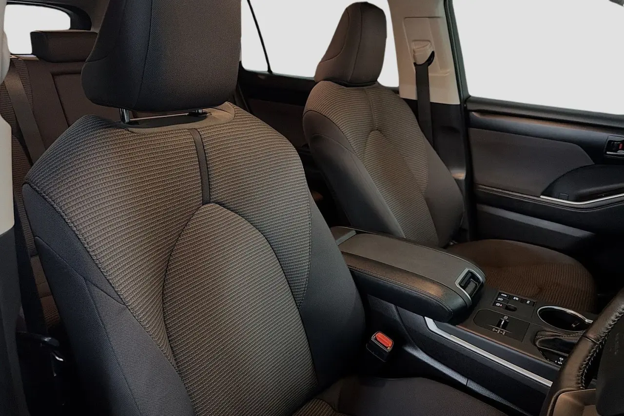 2025 Toyota Kluger Gallery Image 7