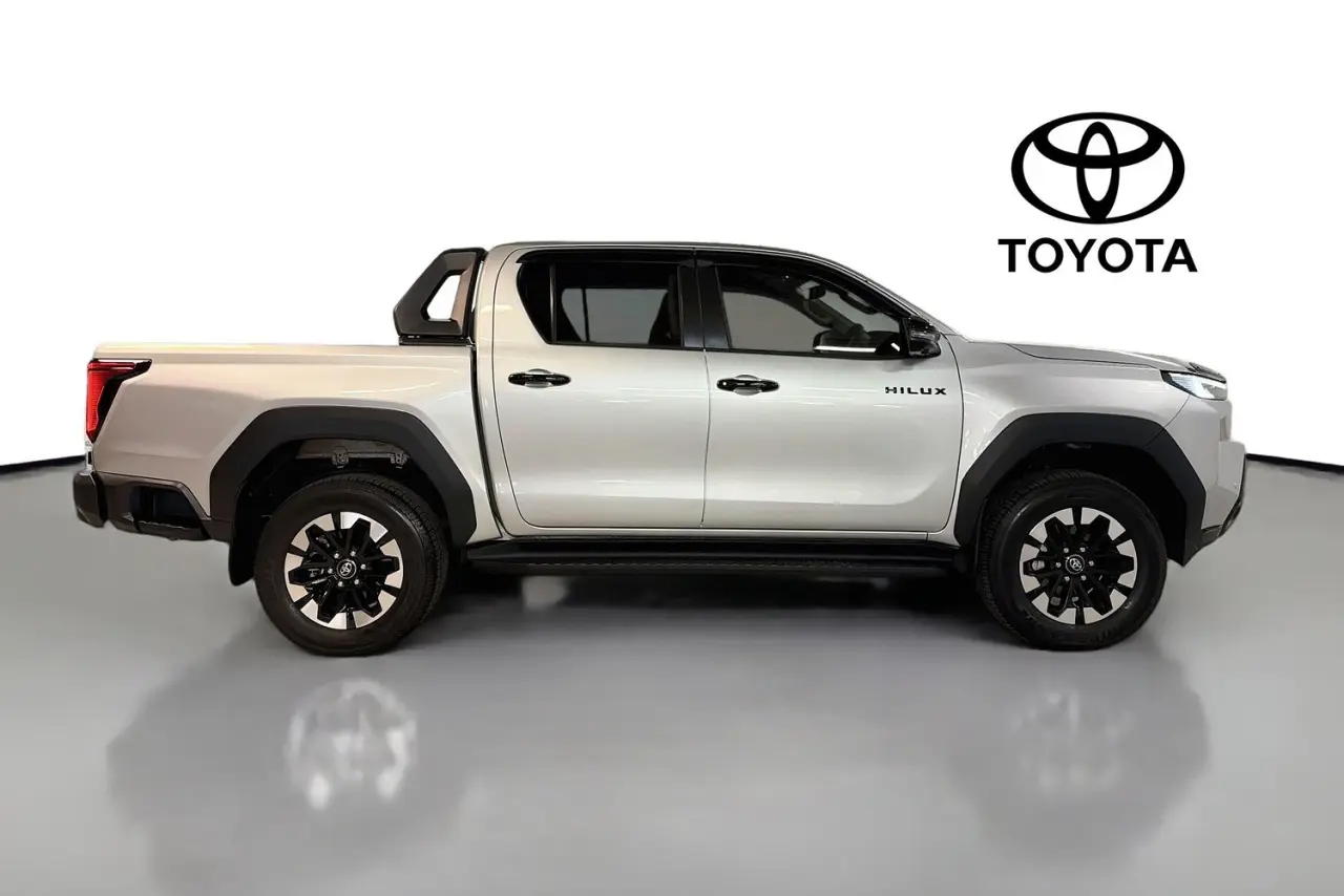 2025 Toyota Hilux Gallery Image 11