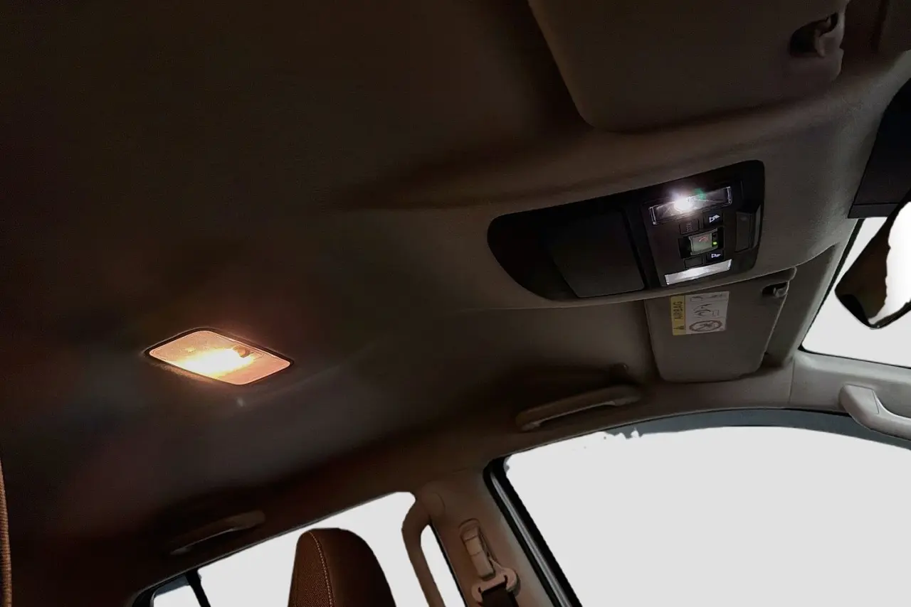 2025 Toyota Hilux Gallery Image 12