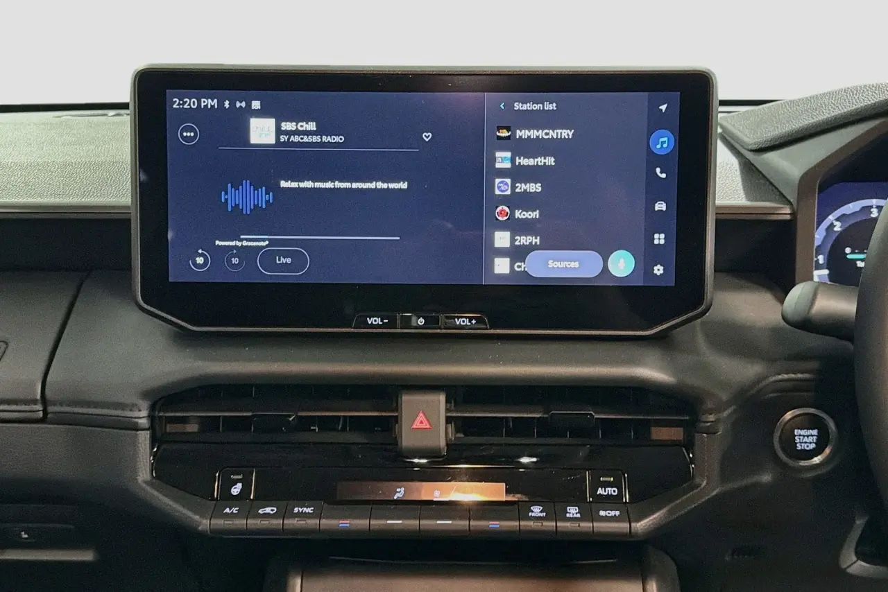 2025 Toyota Hilux Gallery Image 15