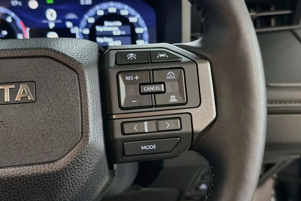 2025 Toyota Hilux Gallery Image 20