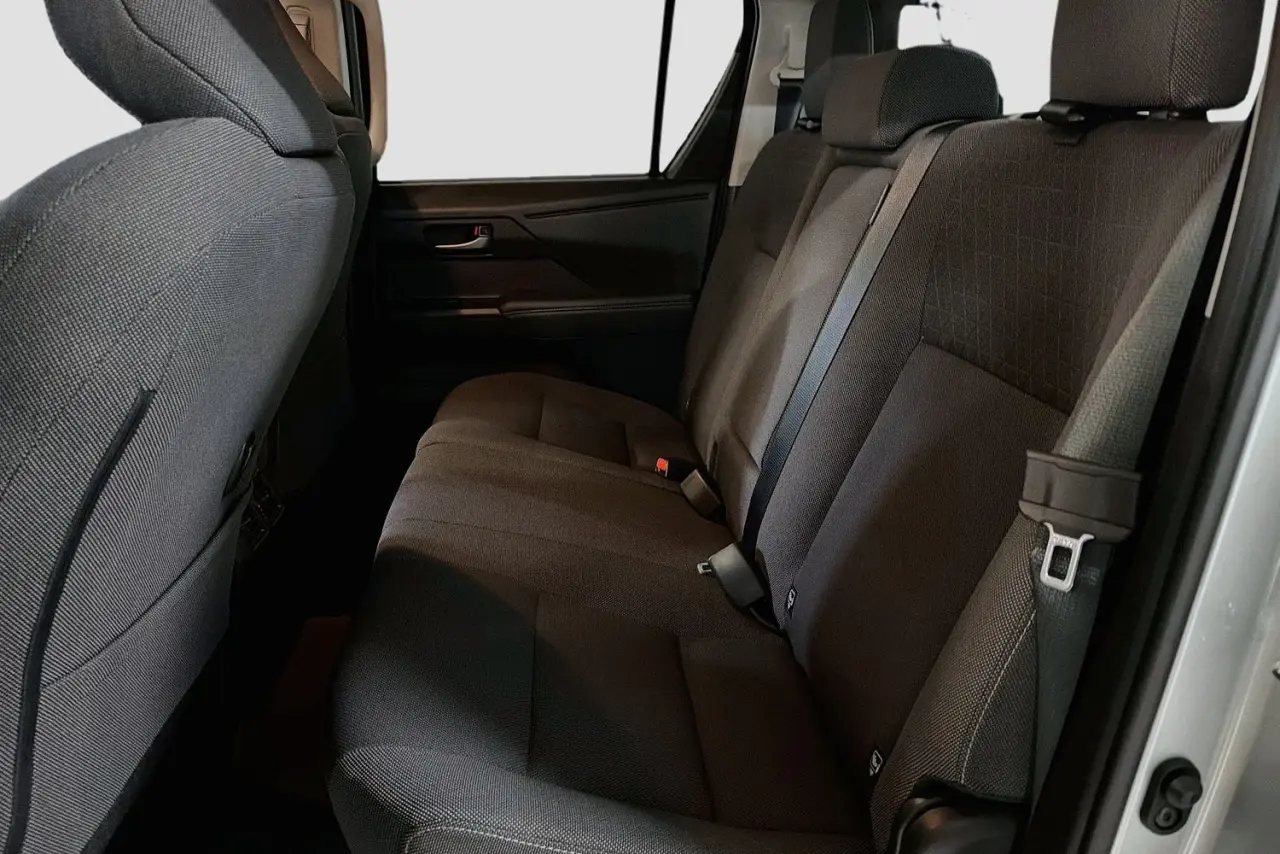 2025 Toyota Hilux Gallery Image 26