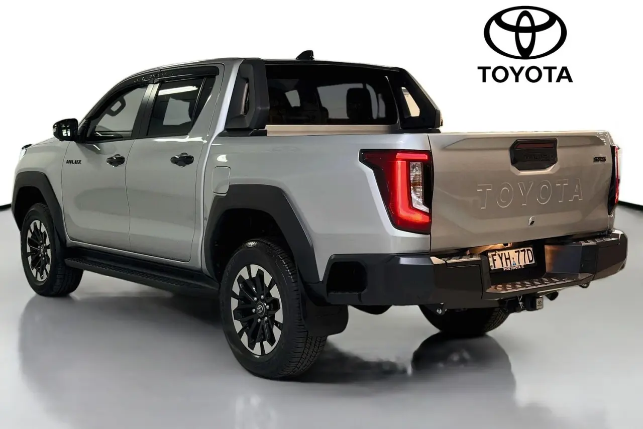 2025 Toyota Hilux Gallery Image 6