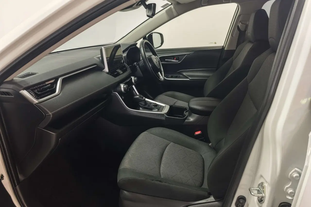 2025 Toyota RAV4 Gallery Image 14