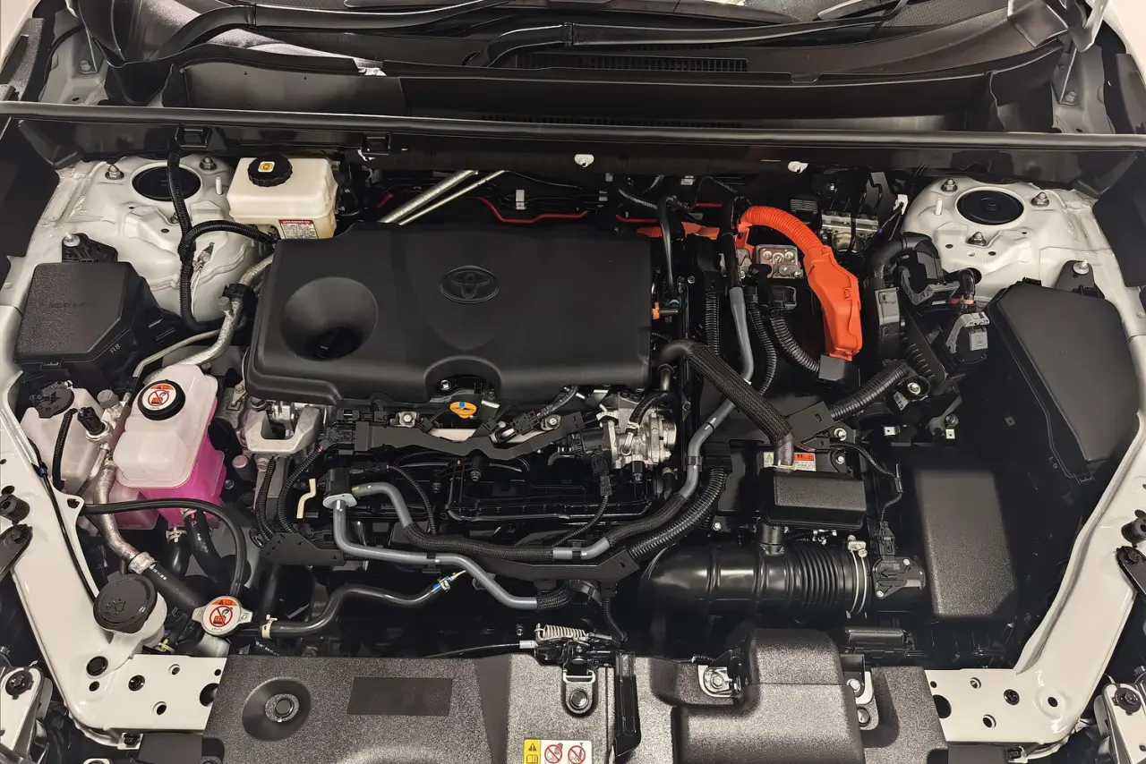 2025 Toyota RAV4 Gallery Image 22