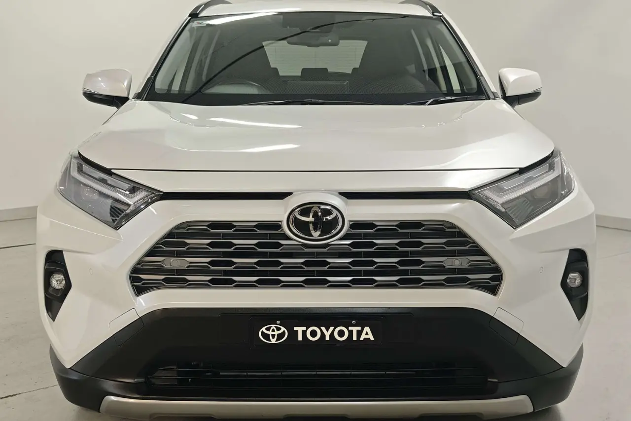 2025 Toyota RAV4 Gallery Image 3