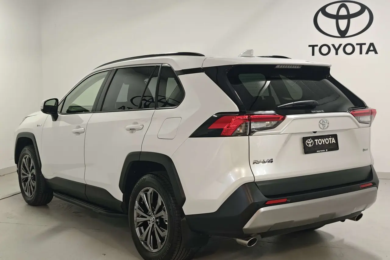 2025 Toyota RAV4 Gallery Image 6