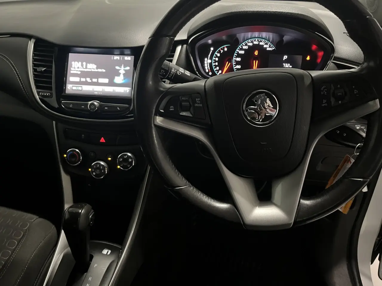 2019 HOLDEN TRAX Image 10