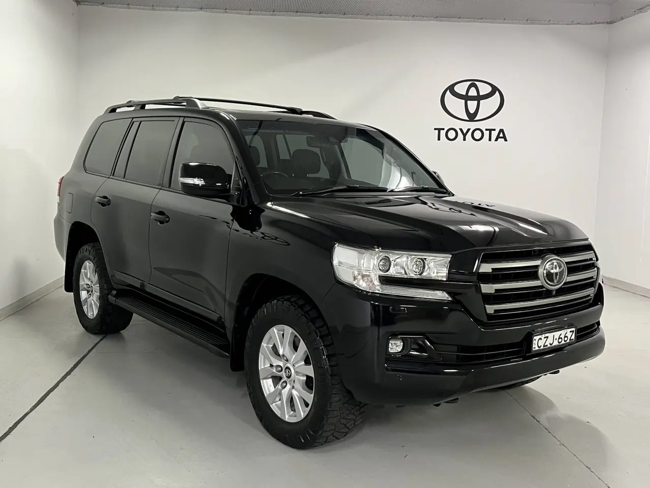 2018 TOYOTA LANDCRUISER Image 2