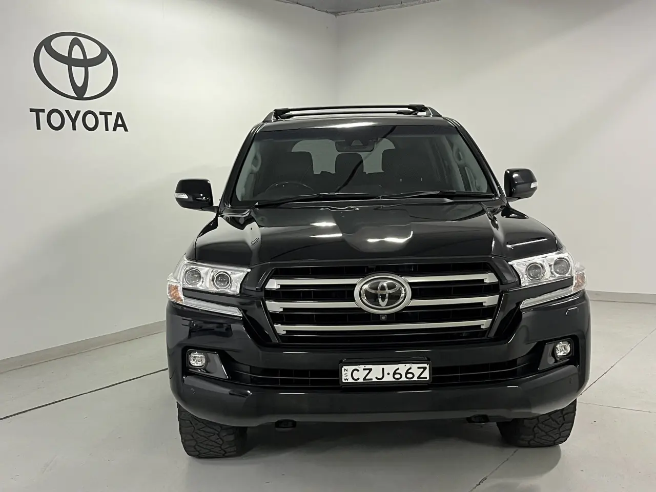 2018 TOYOTA LANDCRUISER Image 3