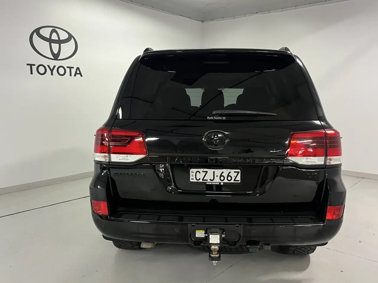 2018 TOYOTA LANDCRUISER Image 6