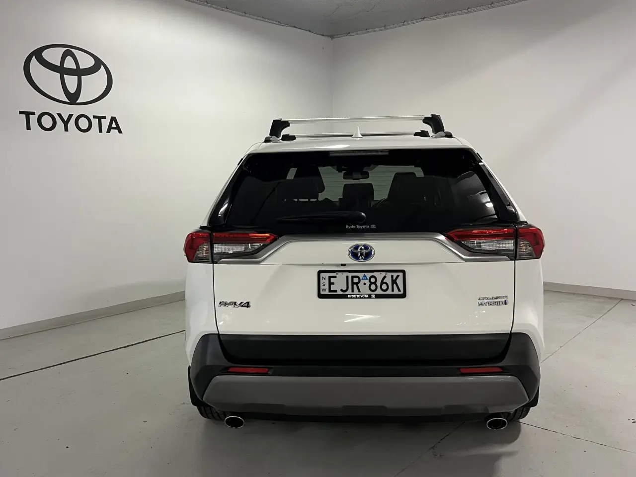 2020 TOYOTA RAV4 HYBRID Image 6