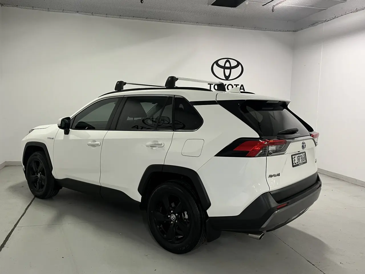 2020 TOYOTA RAV4 HYBRID Image 7