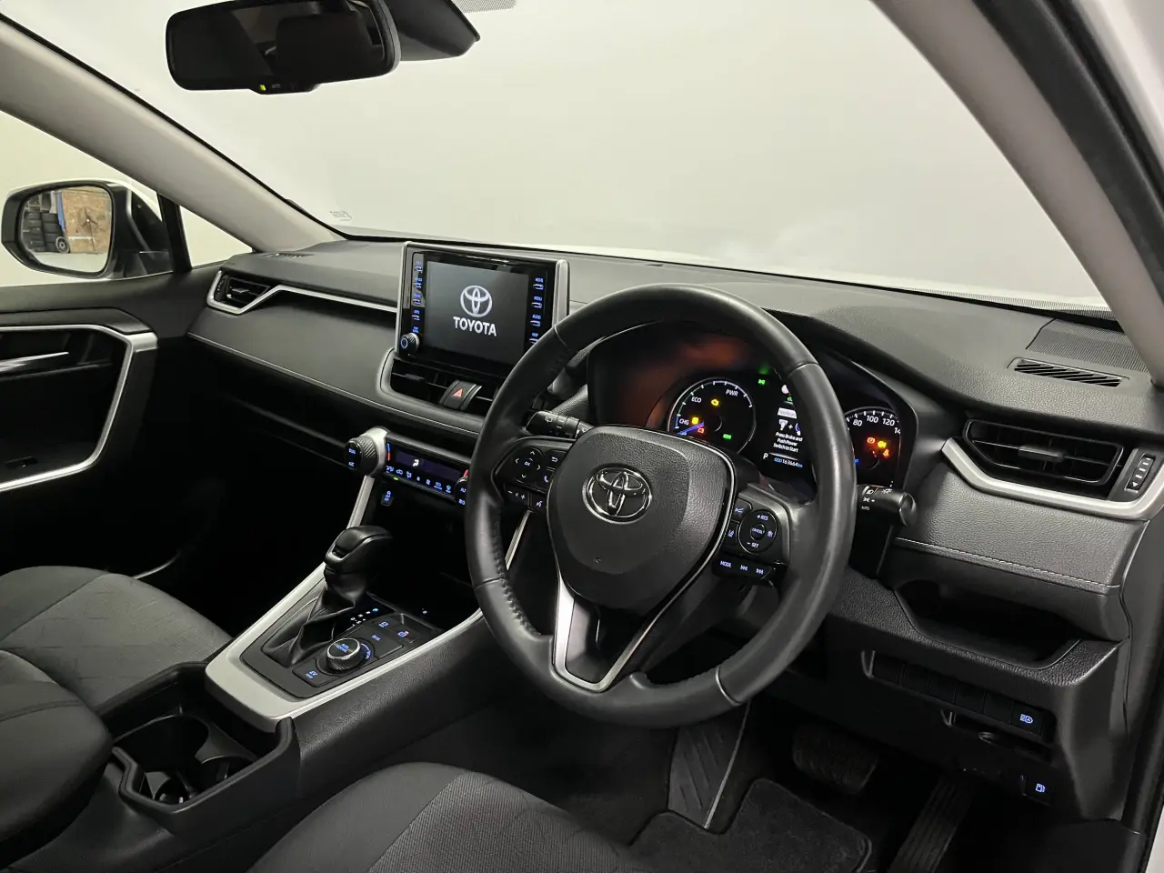 2020 TOYOTA RAV4 HYBRID Image 13