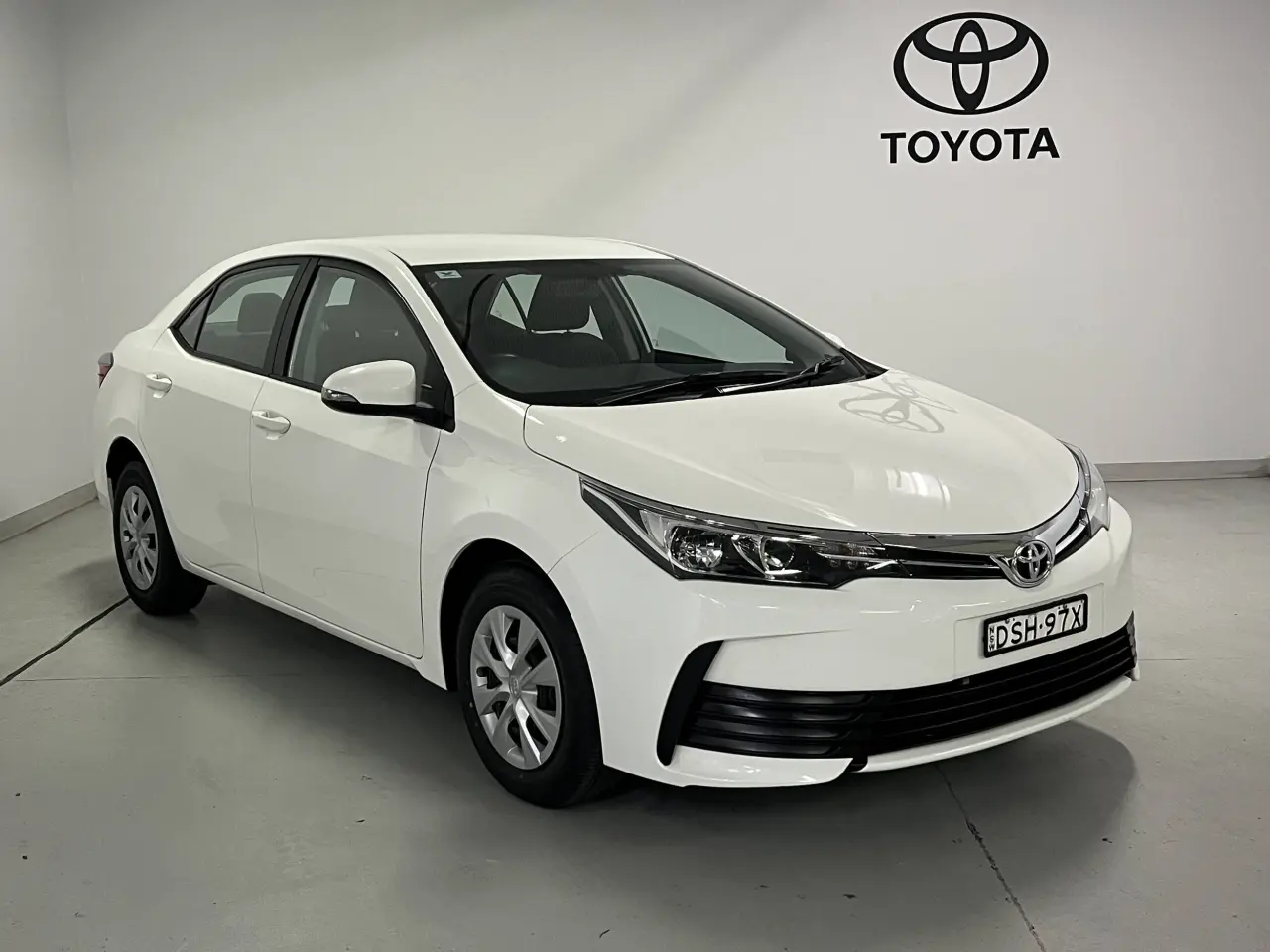 2017 TOYOTA COROLLA Image 2