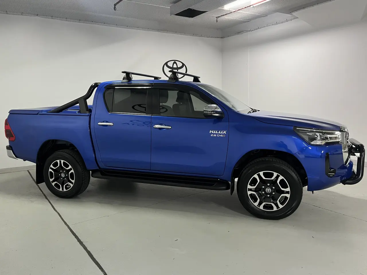 2022 TOYOTA HILUX Image 4