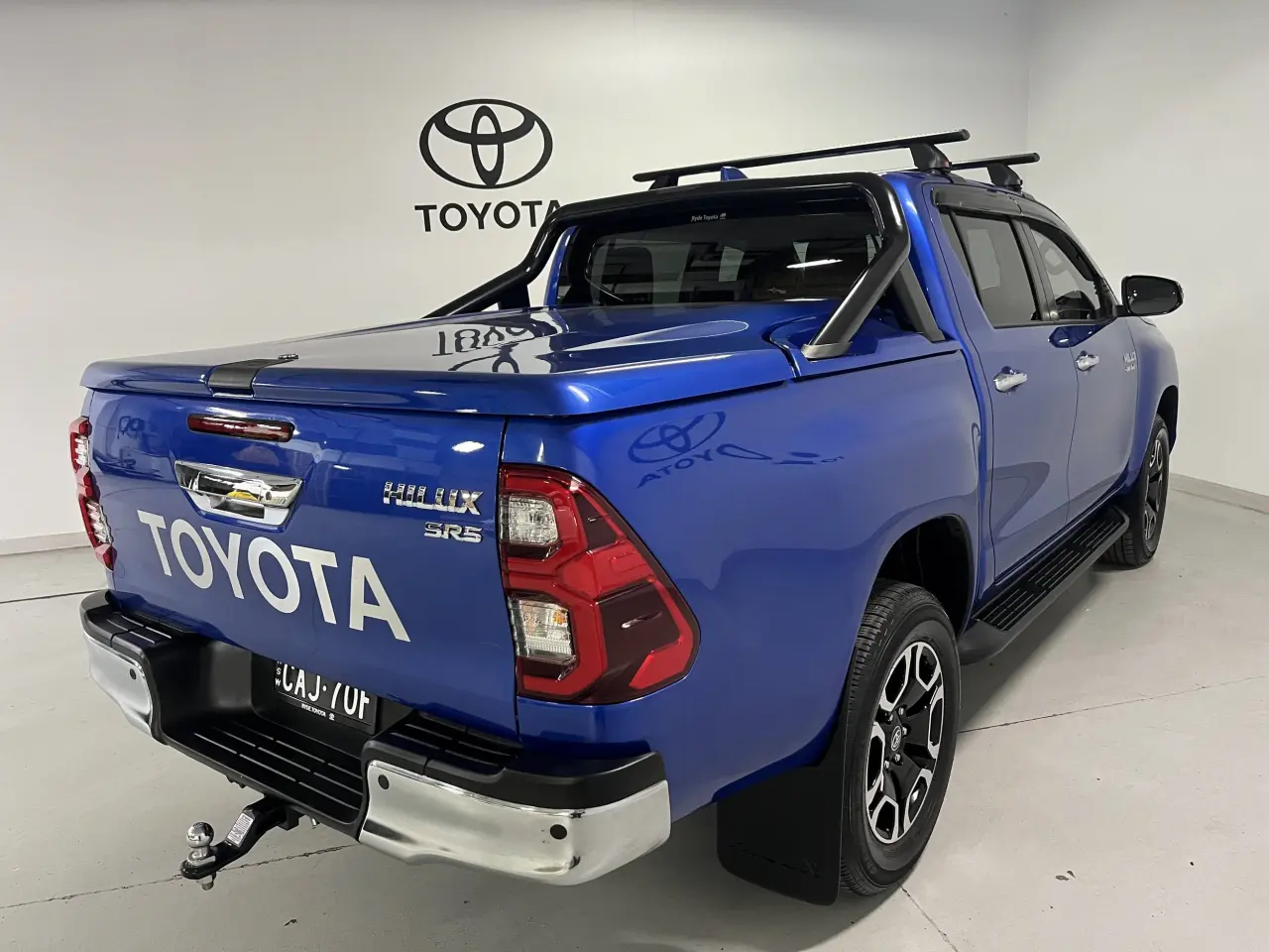 2022 TOYOTA HILUX Image 5