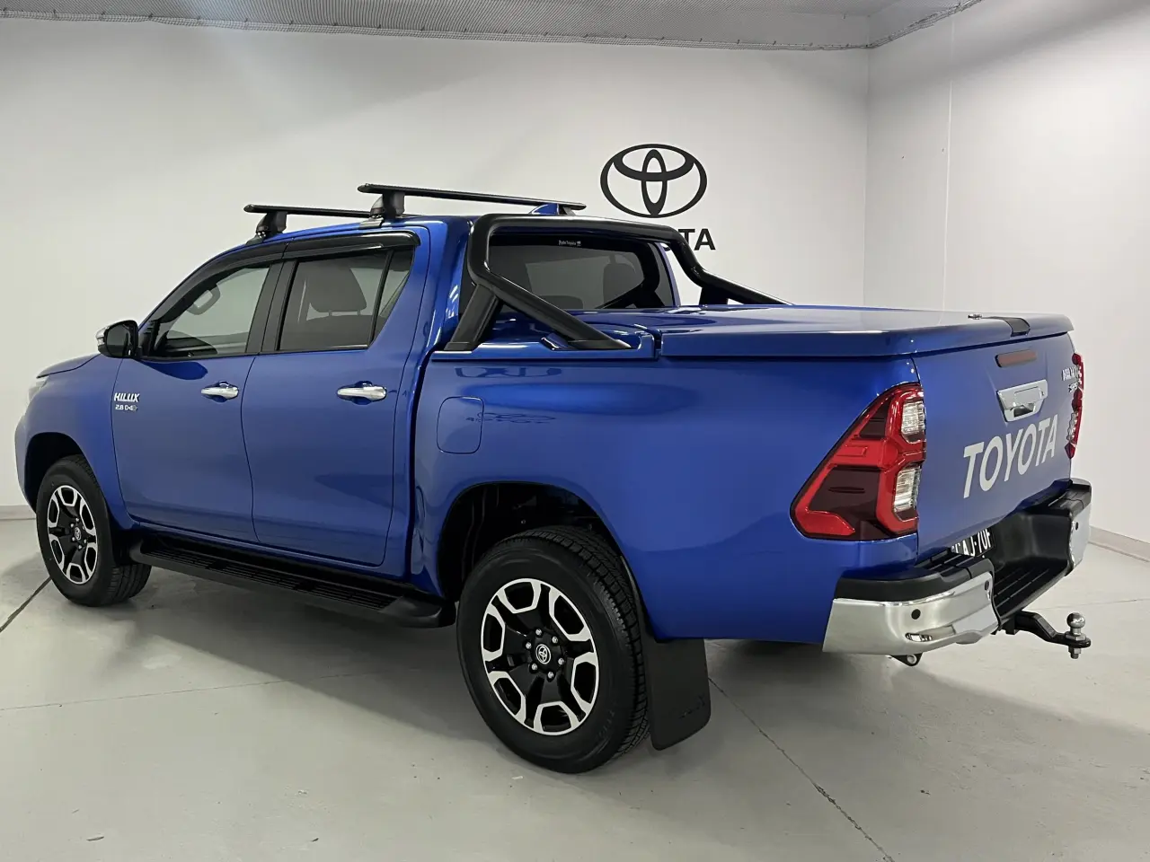 2022 TOYOTA HILUX Image 7