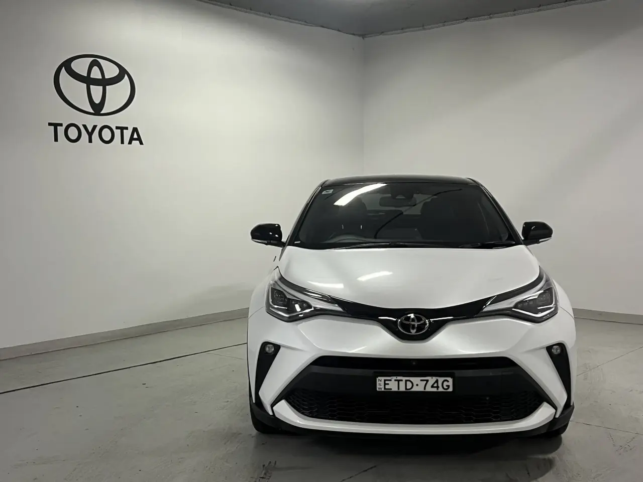 2022 TOYOTA C-HR Image 3