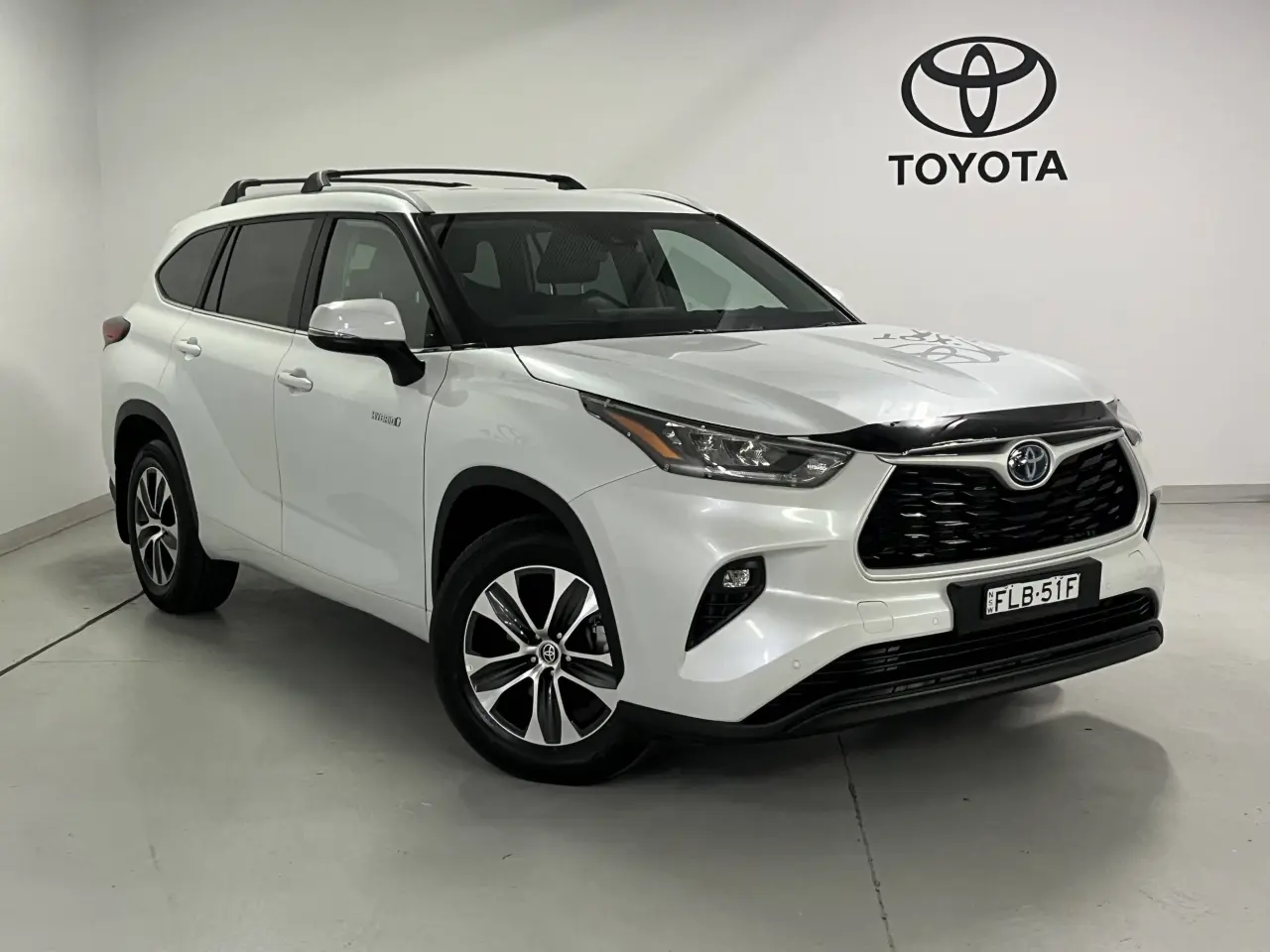 2023 TOYOTA KLUGER HYBRID Image 1