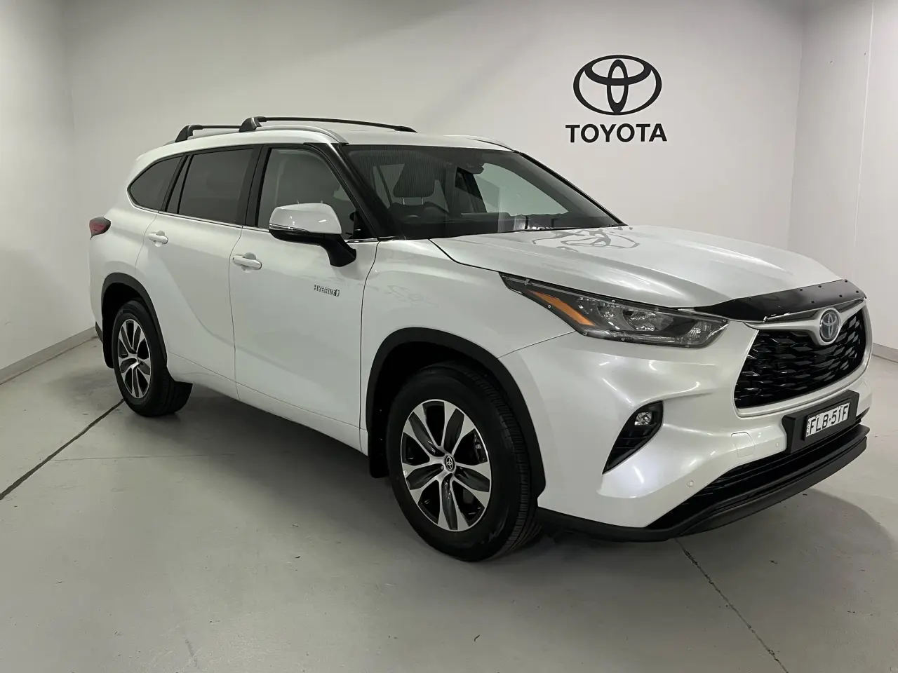 2023 TOYOTA KLUGER HYBRID Image 2