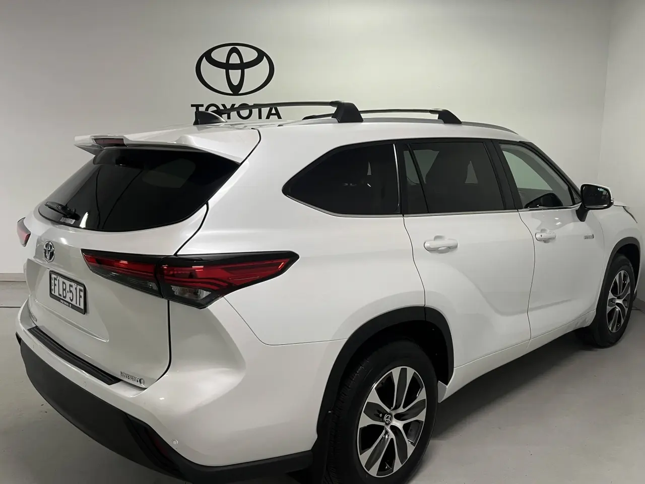 2023 TOYOTA KLUGER HYBRID Image 5