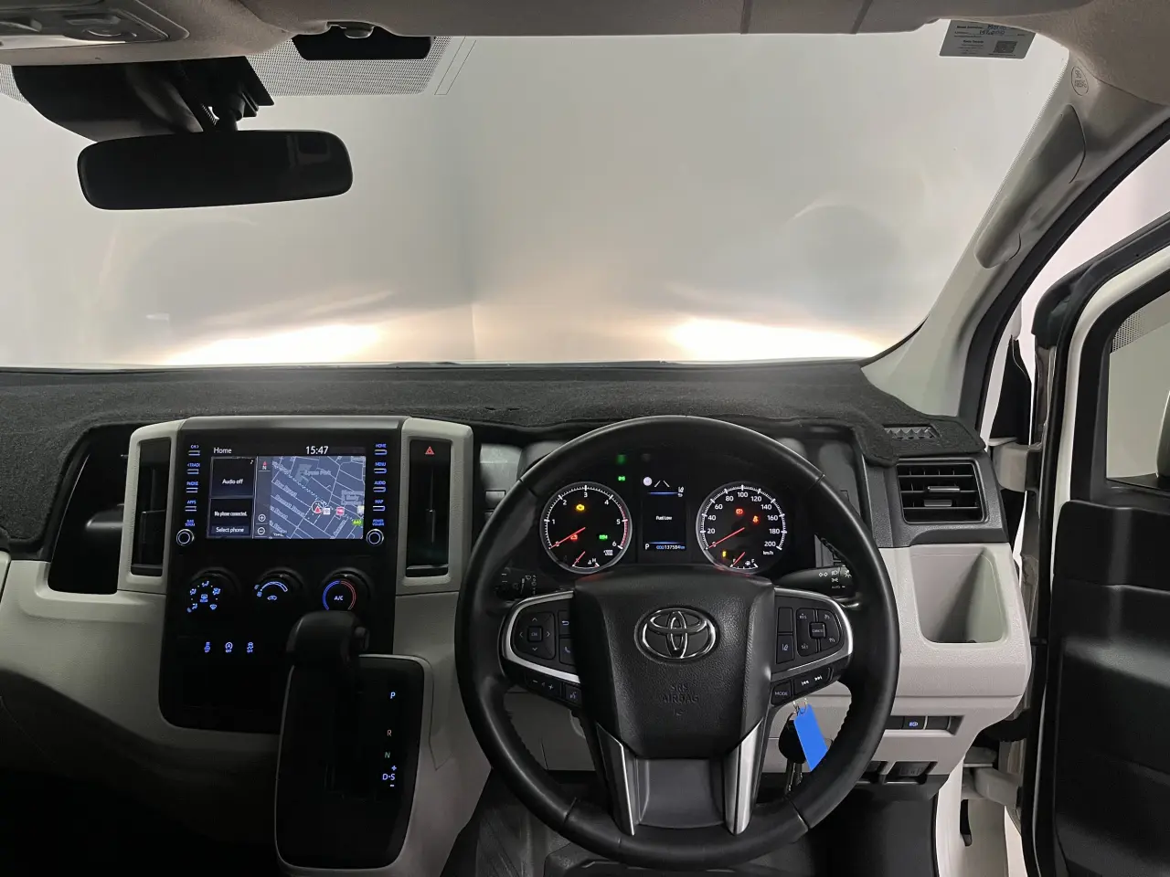 2019 TOYOTA HIACE Image 14