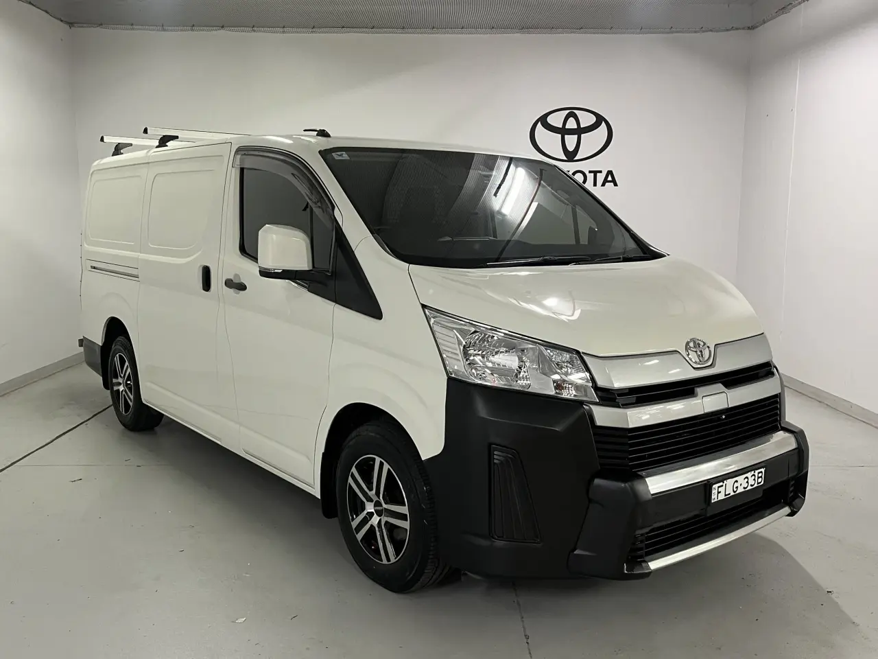 2019 TOYOTA HIACE Image 2