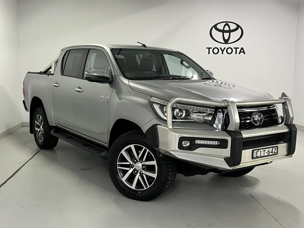 2020 TOYOTA HILUX Image 1