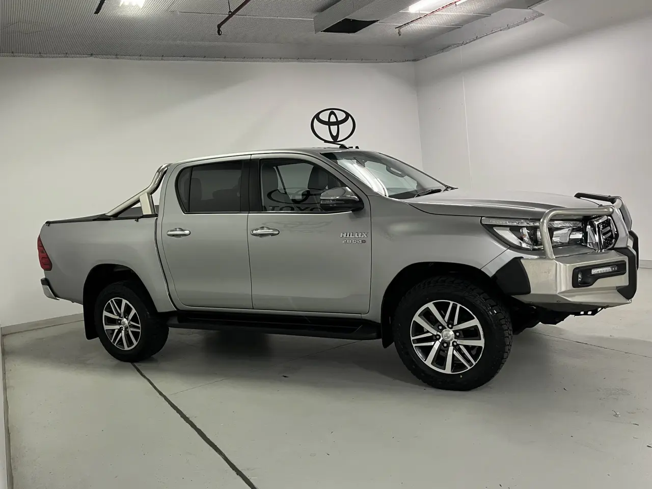 2020 TOYOTA HILUX Image 4