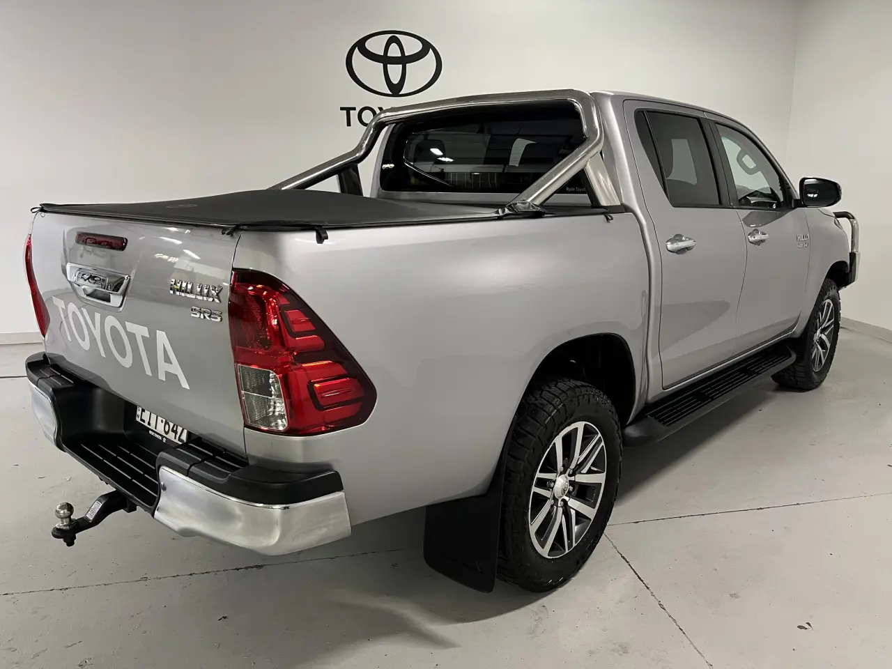 2020 TOYOTA HILUX Image 5