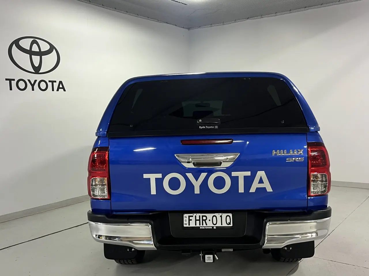 2018 TOYOTA HILUX Image 6