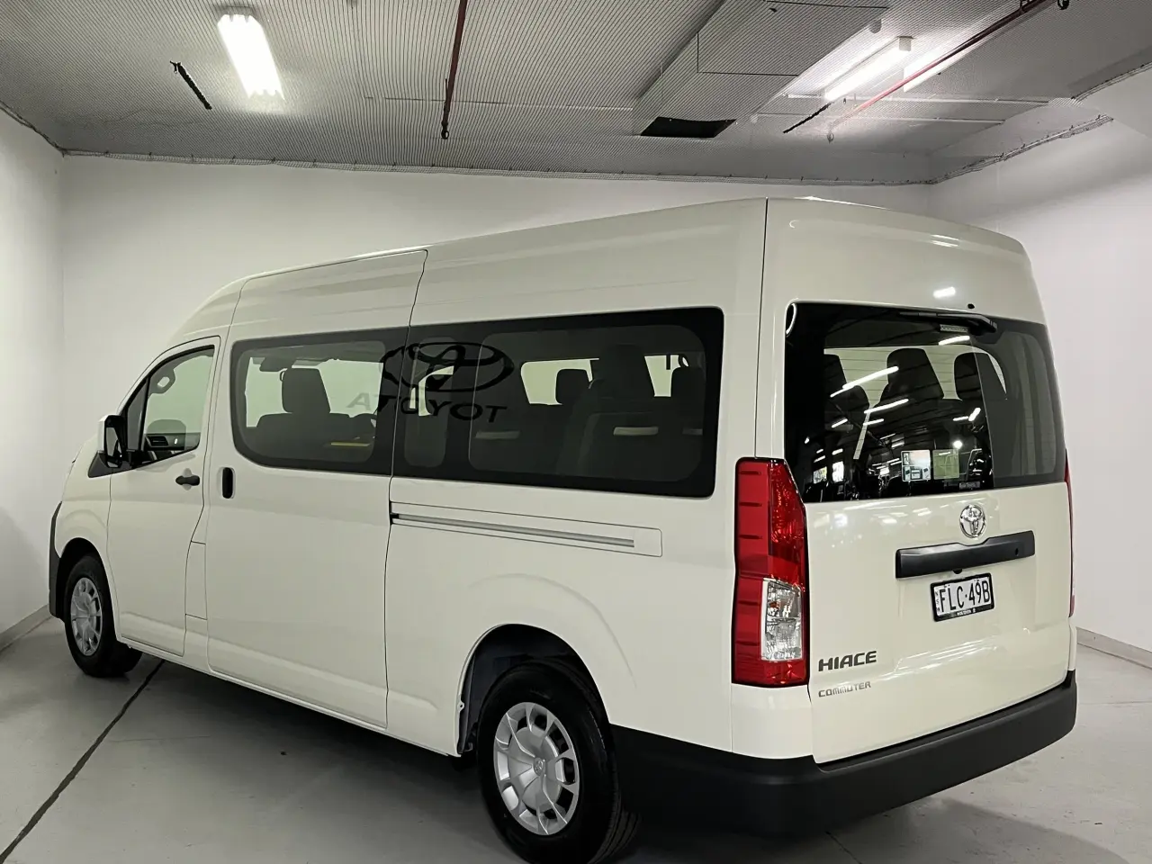 2024 TOYOTA HIACE Image 7