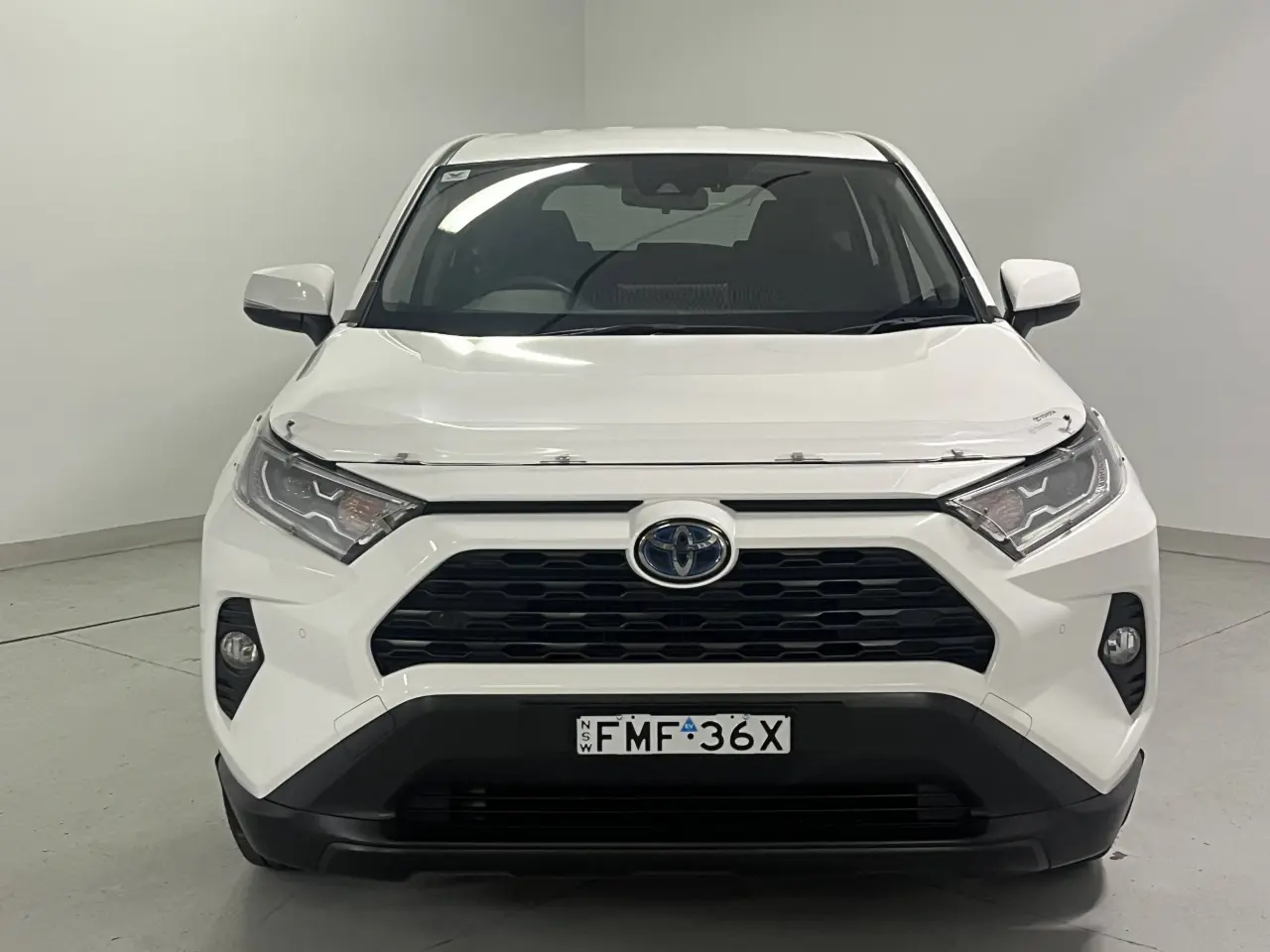 2019 Toyota Rav4 Hybrid Gallery Image 3